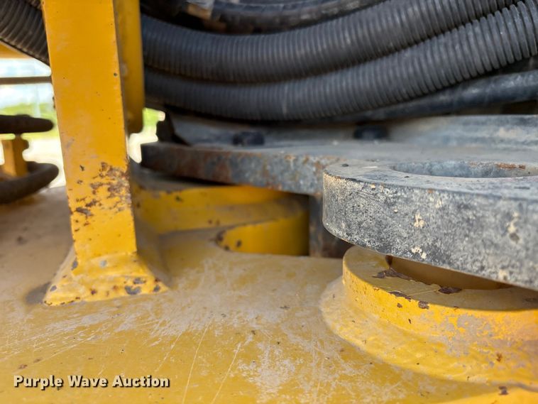 image for item EM0574 2019 Komatsu GD655-7 motor grader