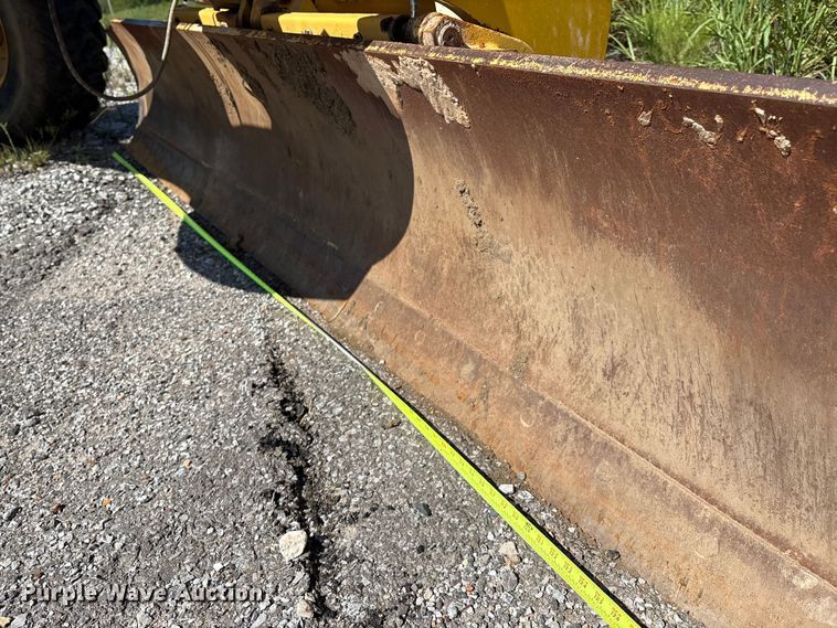 image for item EM0574 2019 Komatsu GD655-7 motor grader