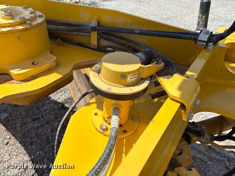 image for item EM0574 2019 Komatsu GD655-7 motor grader