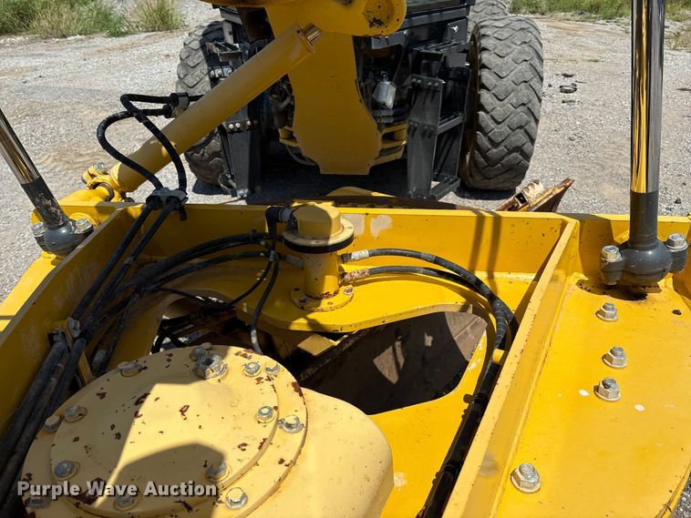 image for item EM0574 2019 Komatsu GD655-7 motor grader