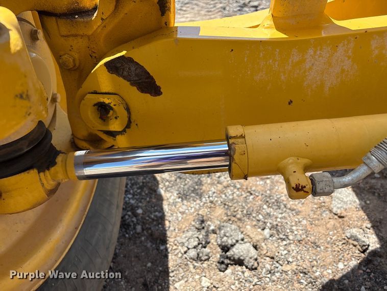 image for item EM0574 2019 Komatsu GD655-7 motor grader