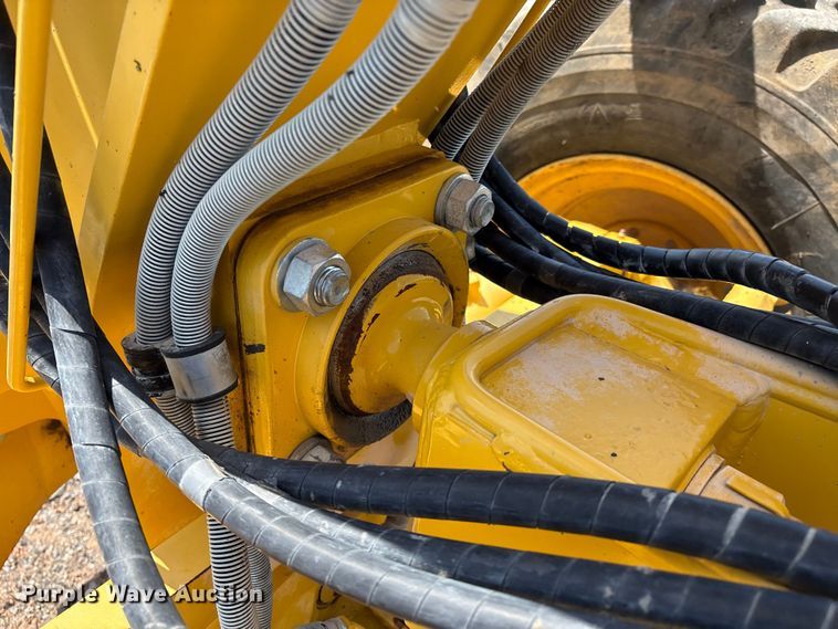 image for item EM0574 2019 Komatsu GD655-7 motor grader