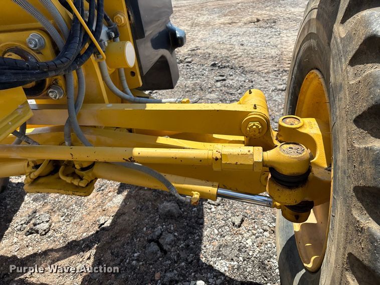 image for item EM0574 2019 Komatsu GD655-7 motor grader