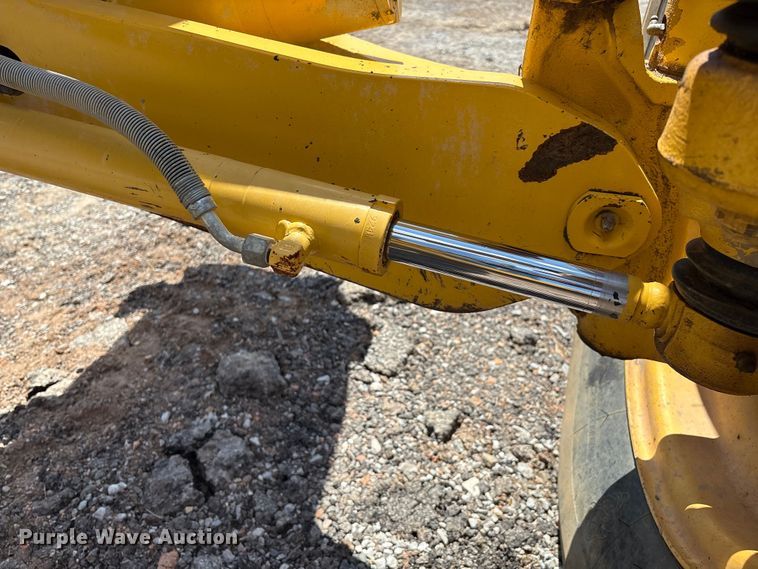 image for item EM0574 2019 Komatsu GD655-7 motor grader