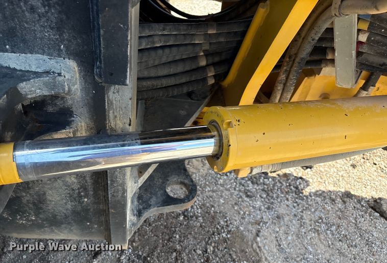 image for item EM0574 2019 Komatsu GD655-7 motor grader