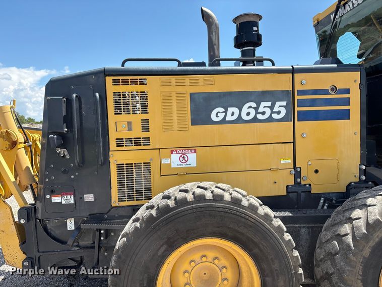 image for item EM0574 2019 Komatsu GD655-7 motor grader