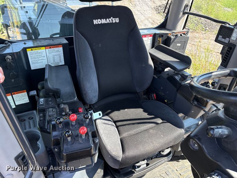 image for item EM0574 2019 Komatsu GD655-7 motor grader