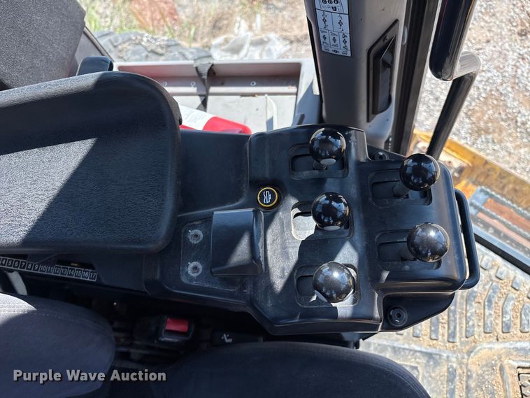 image for item EM0574 2019 Komatsu GD655-7 motor grader