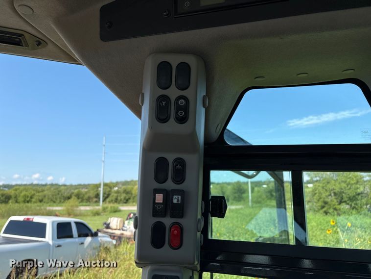 image for item EM0574 2019 Komatsu GD655-7 motor grader