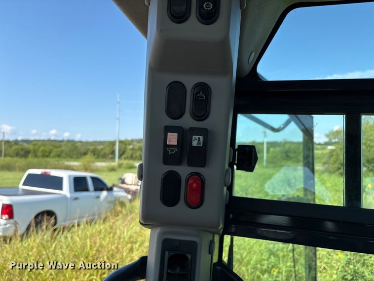 image for item EM0574 2019 Komatsu GD655-7 motor grader