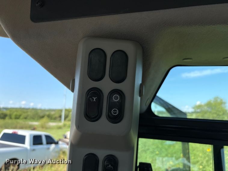 image for item EM0574 2019 Komatsu GD655-7 motor grader