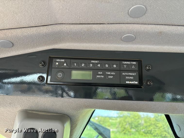 image for item EM0574 2019 Komatsu GD655-7 motor grader