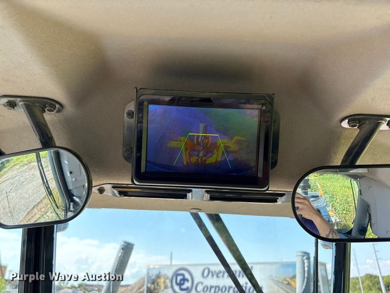 image for item EM0574 2019 Komatsu GD655-7 motor grader