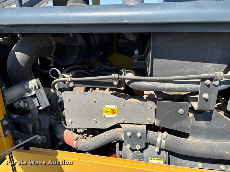 image for item EM0574 2019 Komatsu GD655-7 motor grader