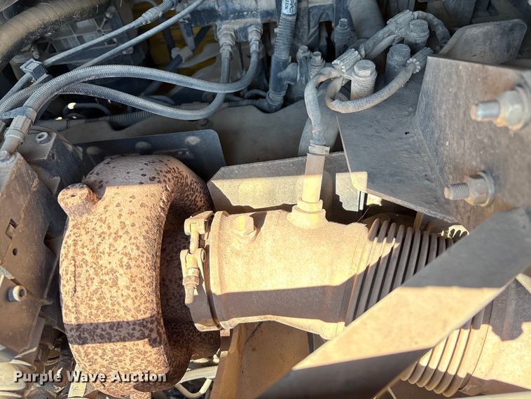 image for item EM0574 2019 Komatsu GD655-7 motor grader