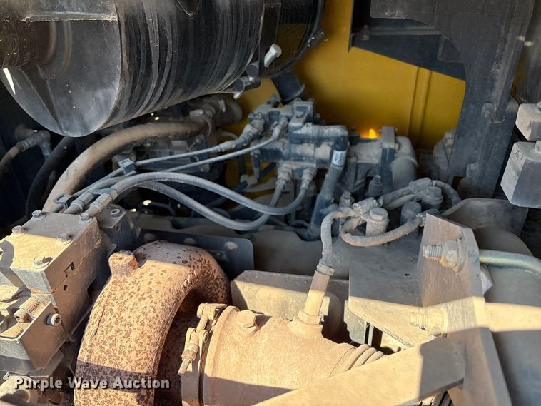 image for item EM0574 2019 Komatsu GD655-7 motor grader