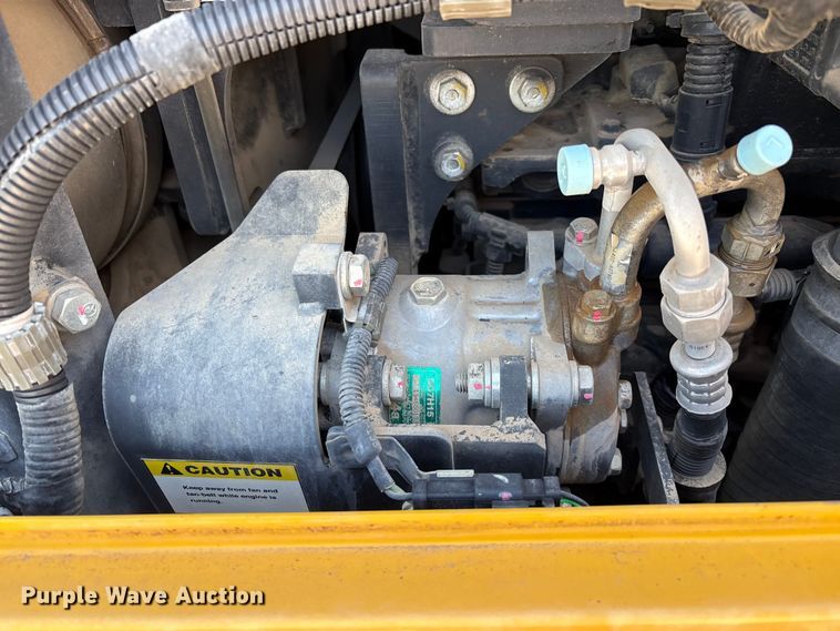 image for item EM0574 2019 Komatsu GD655-7 motor grader