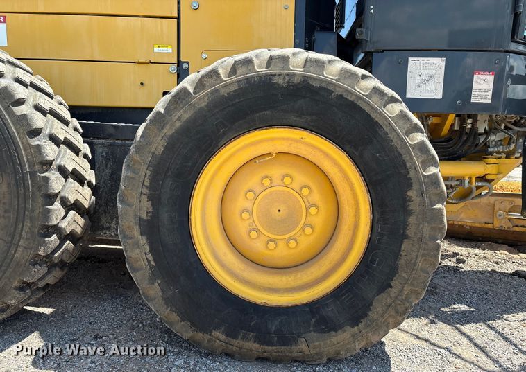 image for item EM0574 2019 Komatsu GD655-7 motor grader