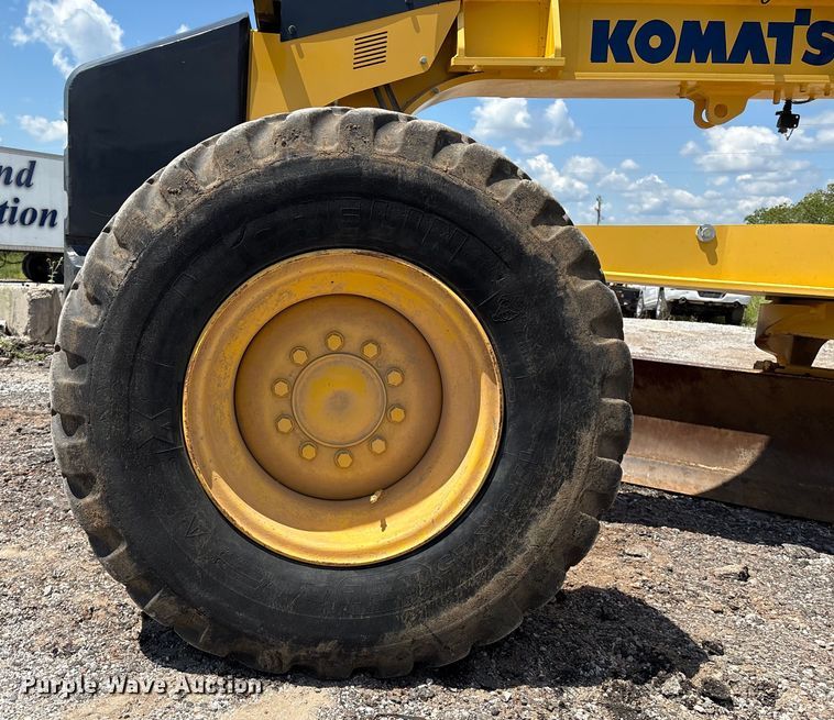 image for item EM0574 2019 Komatsu GD655-7 motor grader