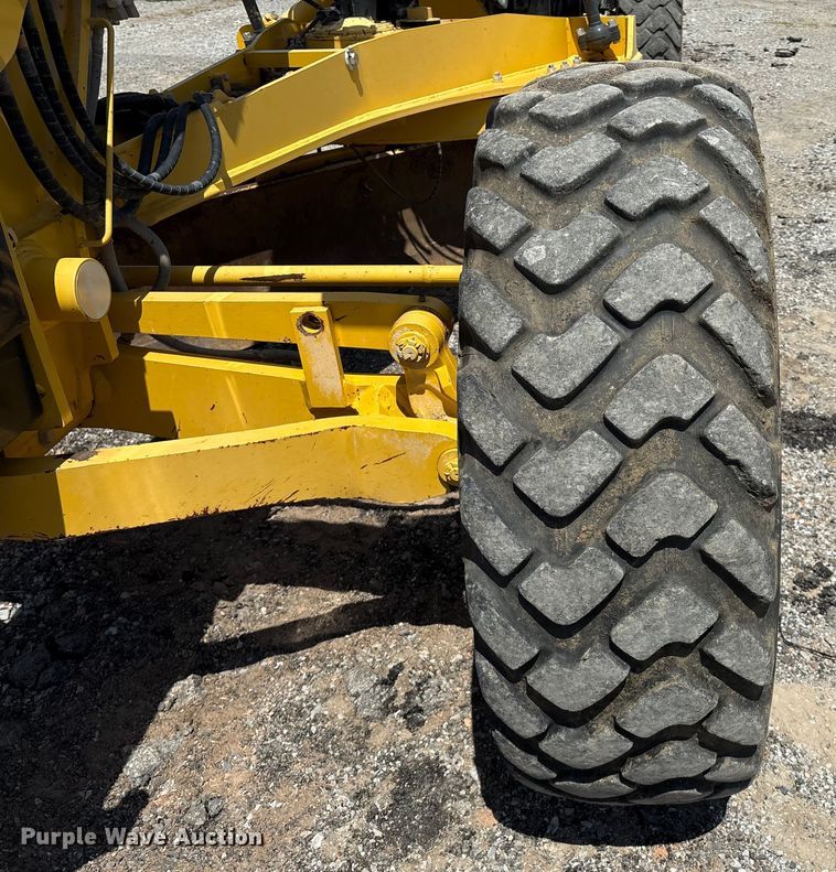 image for item EM0574 2019 Komatsu GD655-7 motor grader