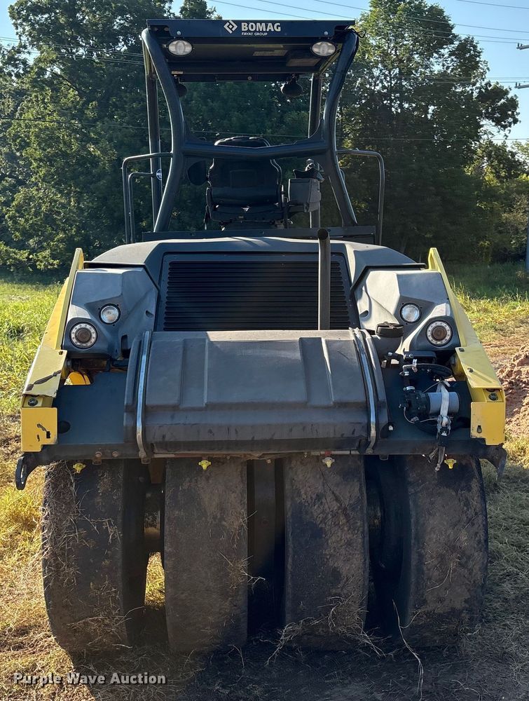 image for item EM0576 2016 Bomag BW151AC-5 combination roller