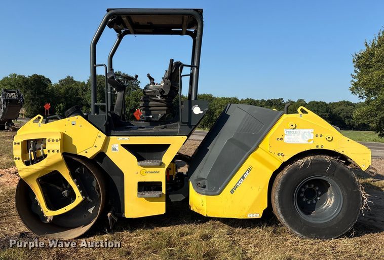image for item EM0576 2016 Bomag BW151AC-5 combination roller