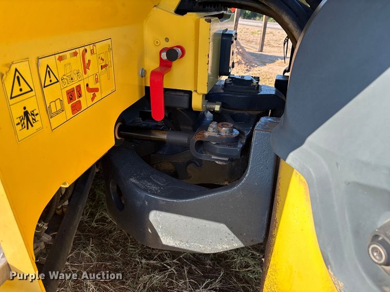 image for item EM0576 2016 Bomag BW151AC-5 combination roller