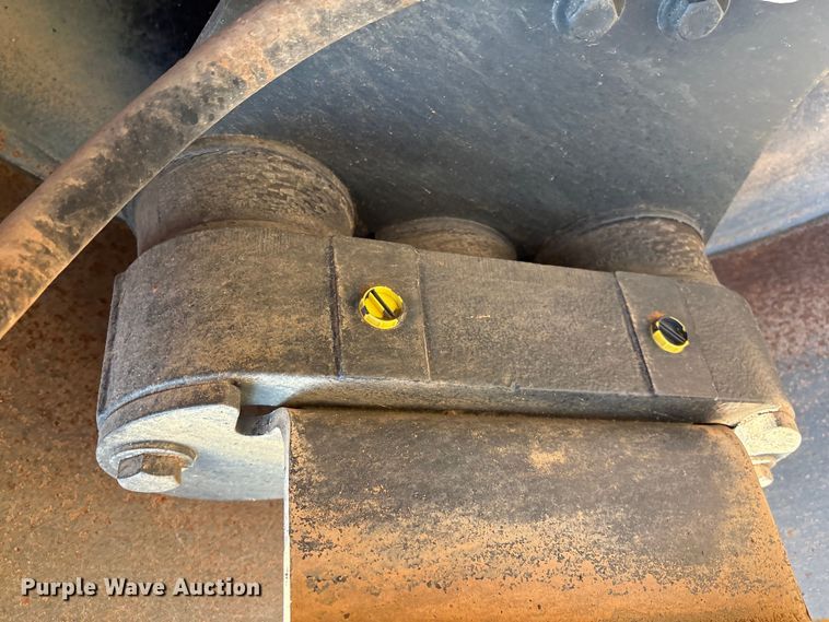 image for item EM0576 2016 Bomag BW151AC-5 combination roller