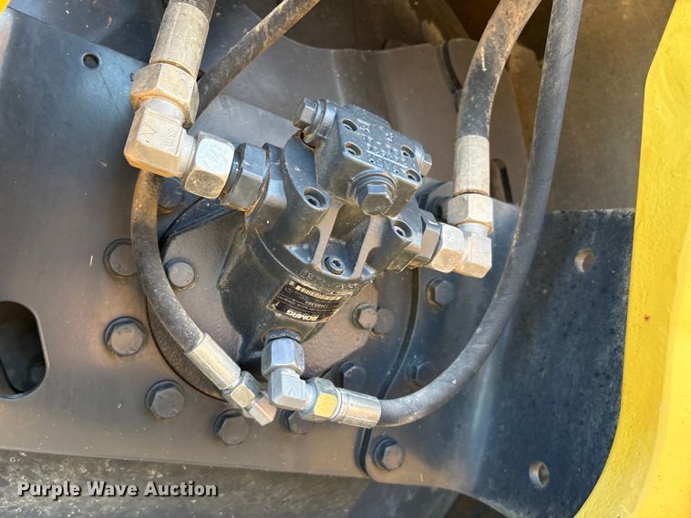 image for item EM0576 2016 Bomag BW151AC-5 combination roller