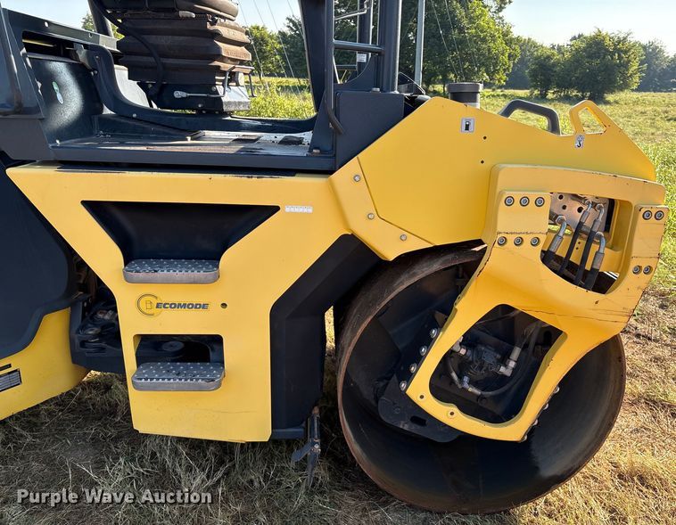 image for item EM0576 2016 Bomag BW151AC-5 combination roller