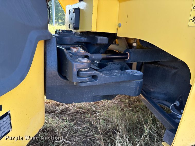 image for item EM0576 2016 Bomag BW151AC-5 combination roller