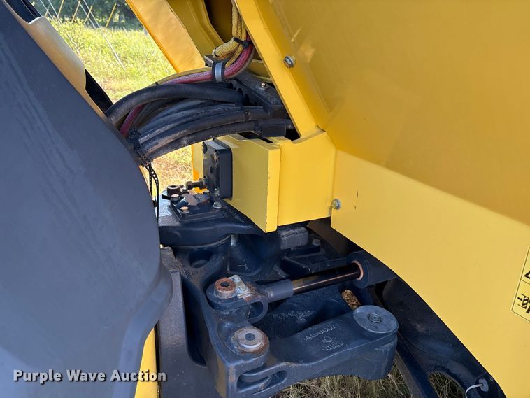 image for item EM0576 2016 Bomag BW151AC-5 combination roller