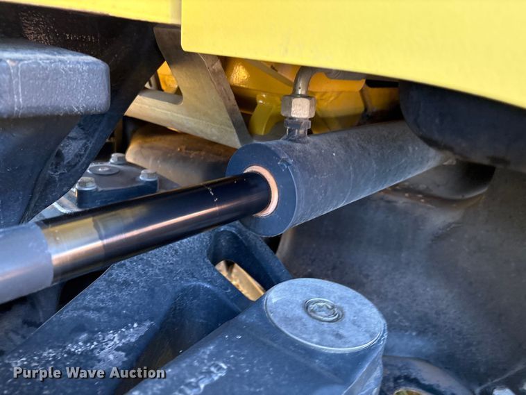 image for item EM0576 2016 Bomag BW151AC-5 combination roller