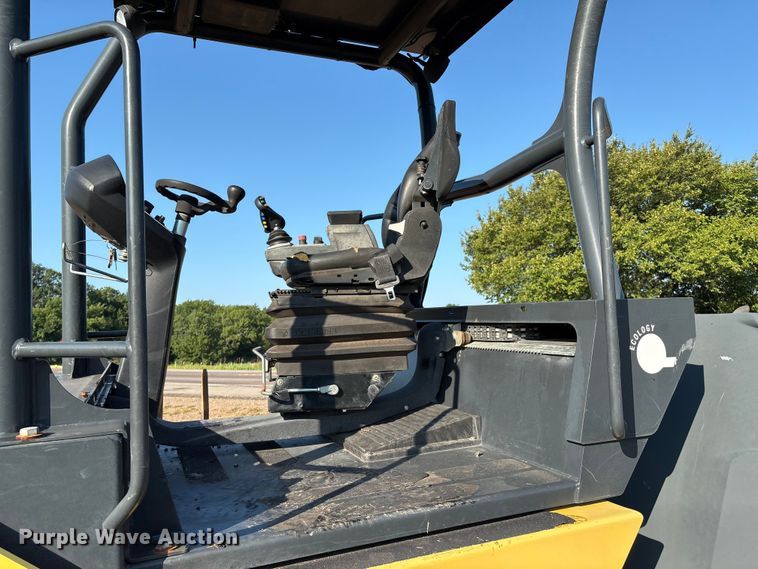 image for item EM0576 2016 Bomag BW151AC-5 combination roller
