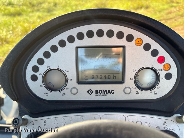 image for item EM0576 2016 Bomag BW151AC-5 combination roller