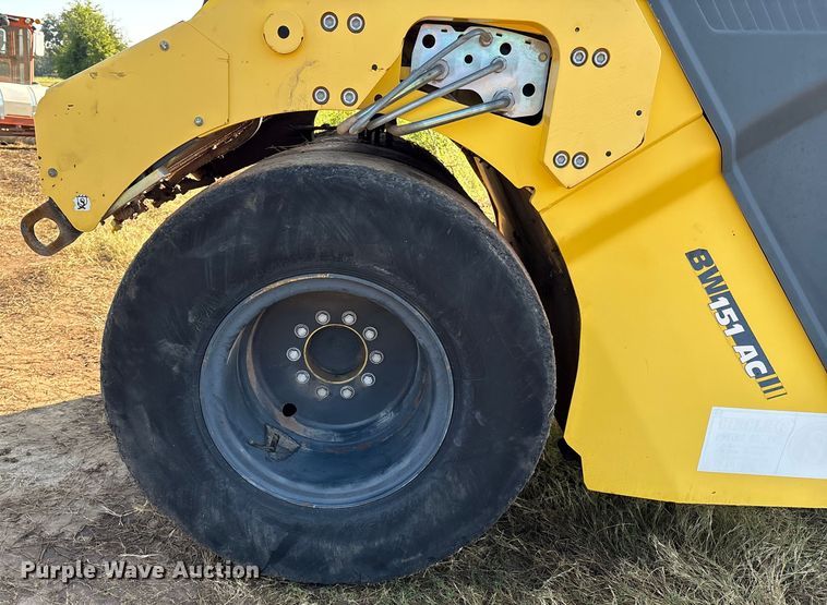 image for item EM0576 2016 Bomag BW151AC-5 combination roller