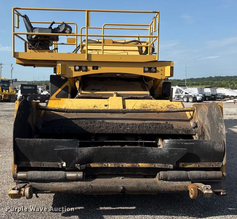 image for item EM0577 Weiler E1250B material transfer vehicle