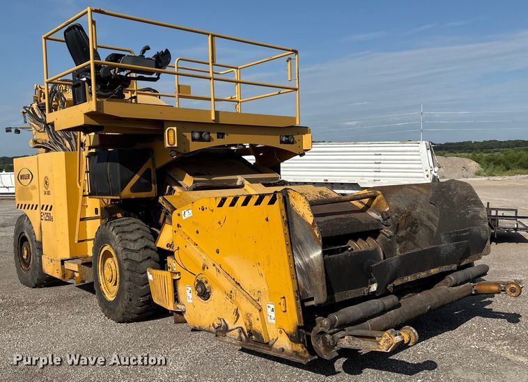 image for item EM0577 Weiler E1250B material transfer vehicle
