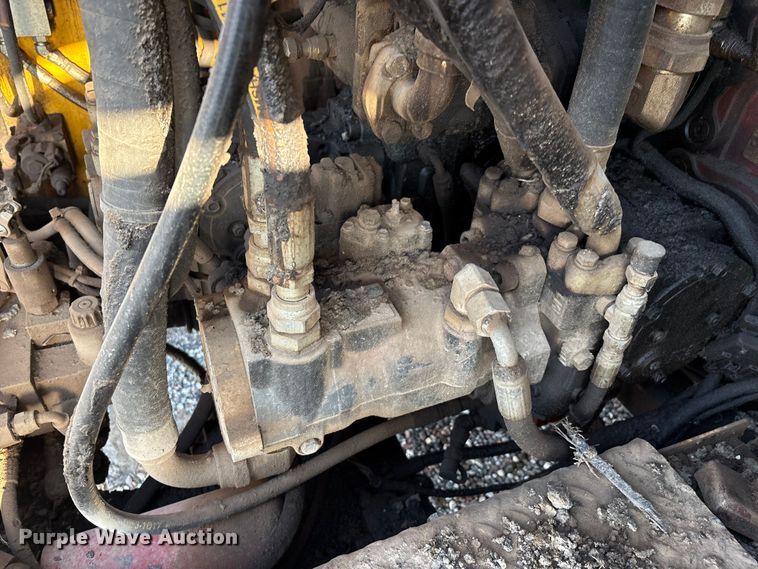 image for item EM0577 Weiler E1250B material transfer vehicle