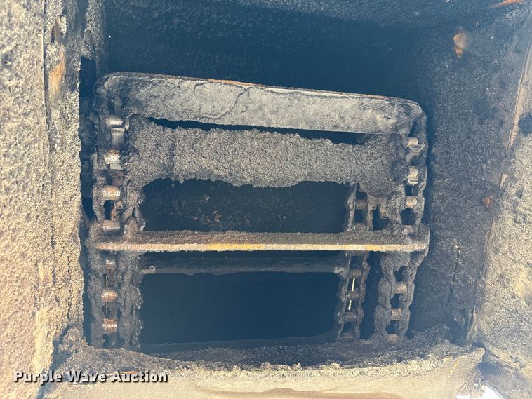 image for item EM0577 Weiler E1250B material transfer vehicle