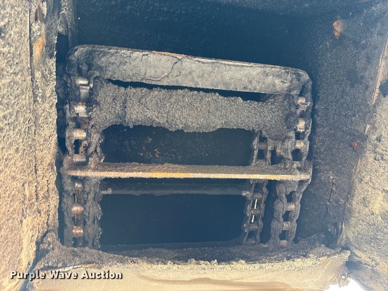 image for item EM0577 Weiler E1250B material transfer vehicle