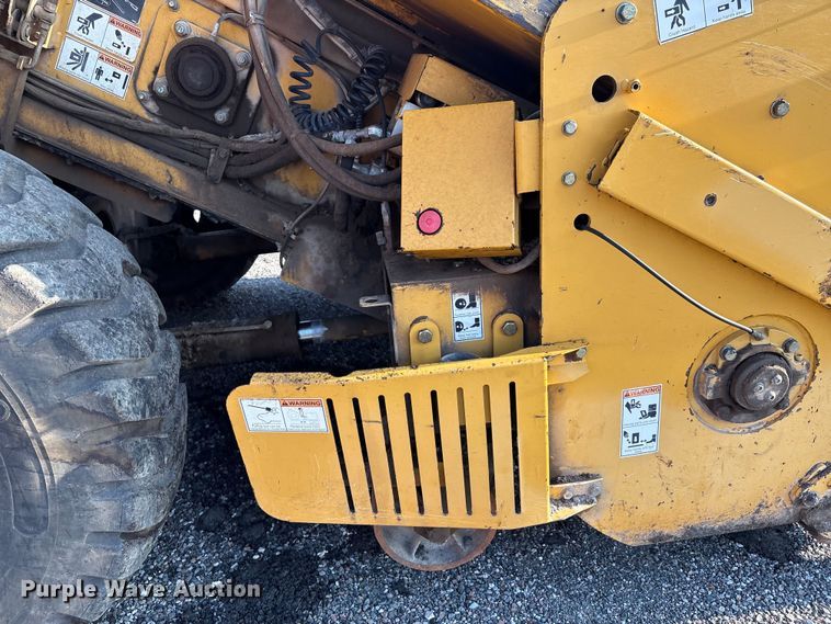 image for item EM0577 Weiler E1250B material transfer vehicle