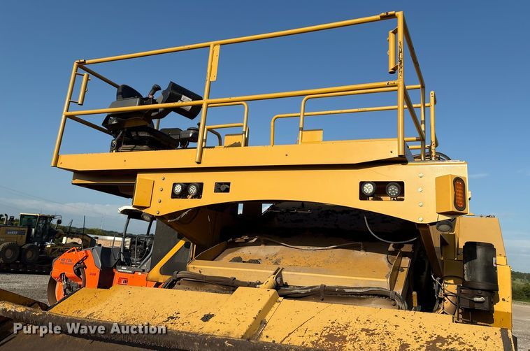 image for item EM0577 Weiler E1250B material transfer vehicle