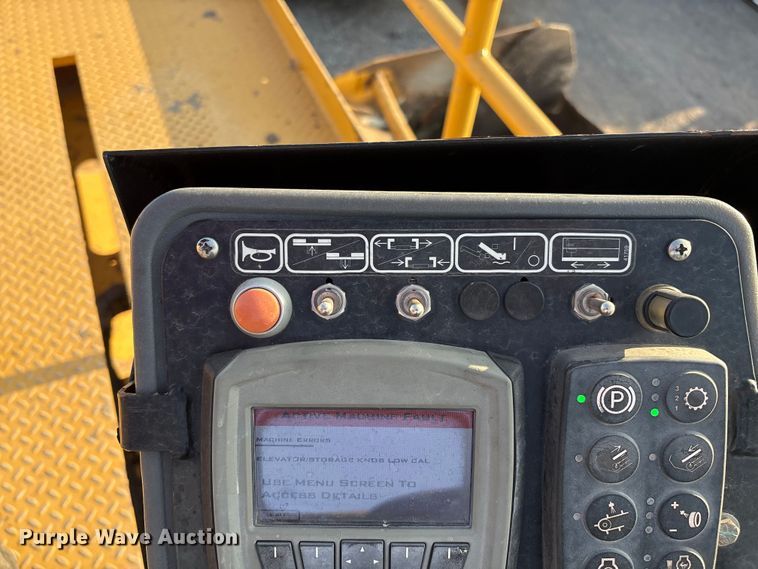 image for item EM0577 Weiler E1250B material transfer vehicle