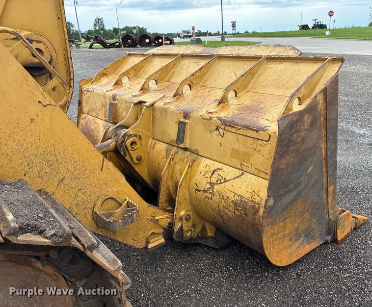 image for item EM2205 2004 Caterpillar  963C track loader