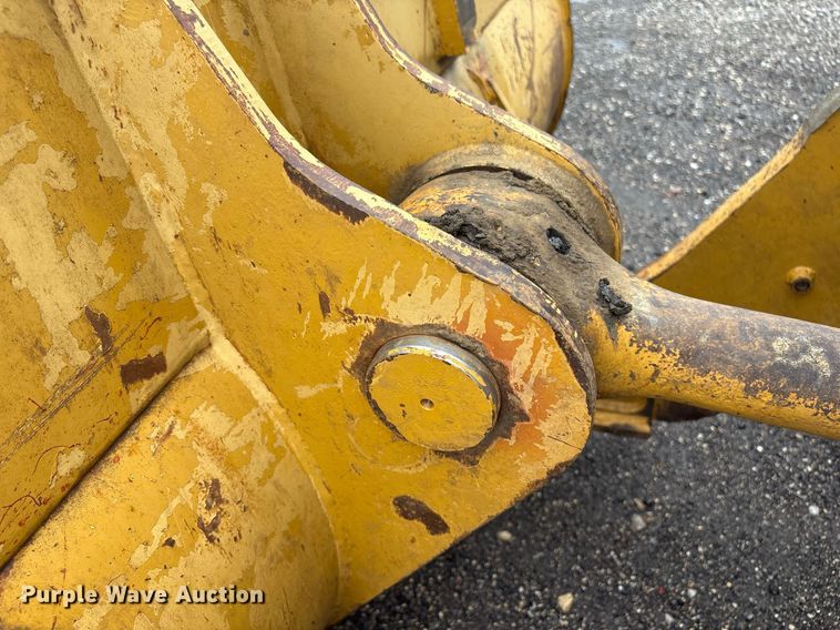 image for item EM2205 2004 Caterpillar  963C track loader