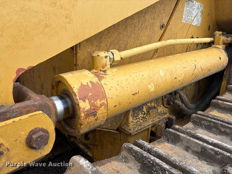 image for item EM2205 2004 Caterpillar  963C track loader