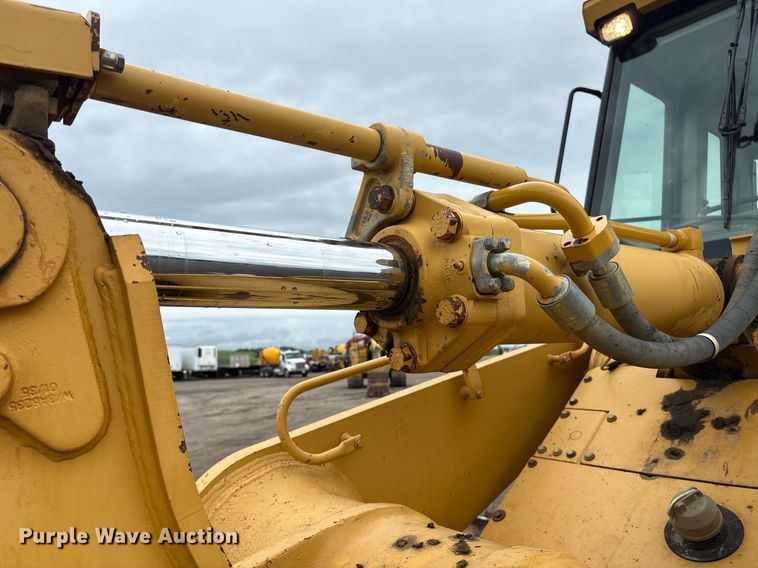 image for item EM2205 2004 Caterpillar  963C track loader