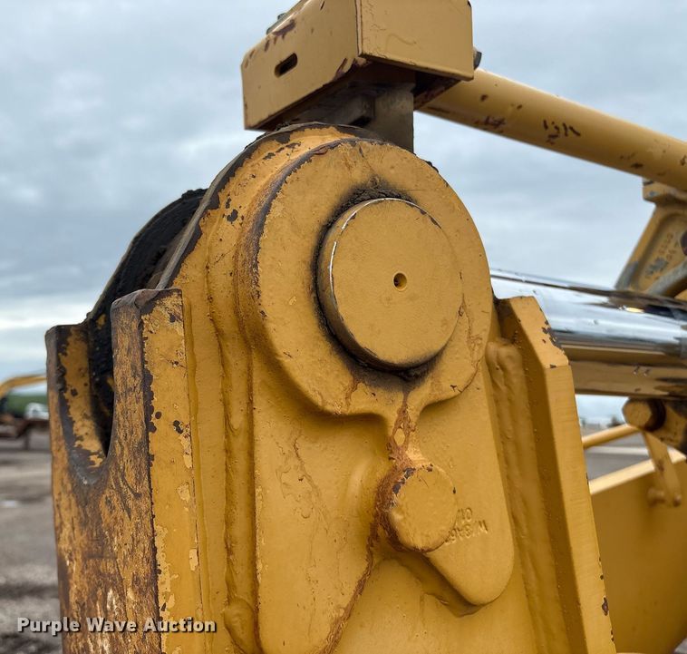 image for item EM2205 2004 Caterpillar  963C track loader