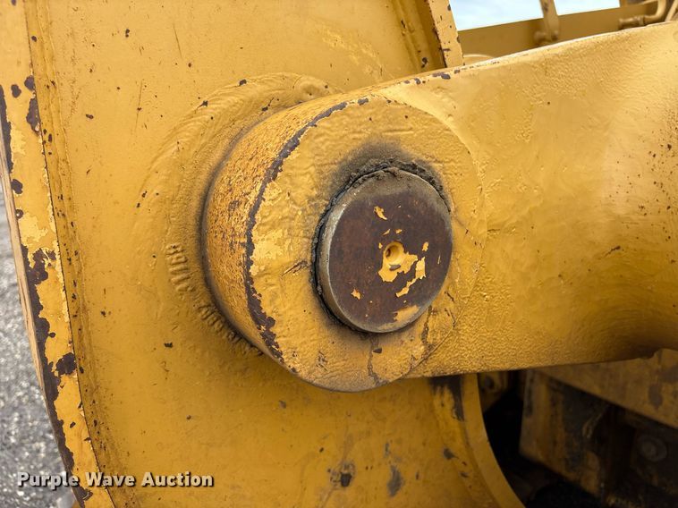 image for item EM2205 2004 Caterpillar  963C track loader